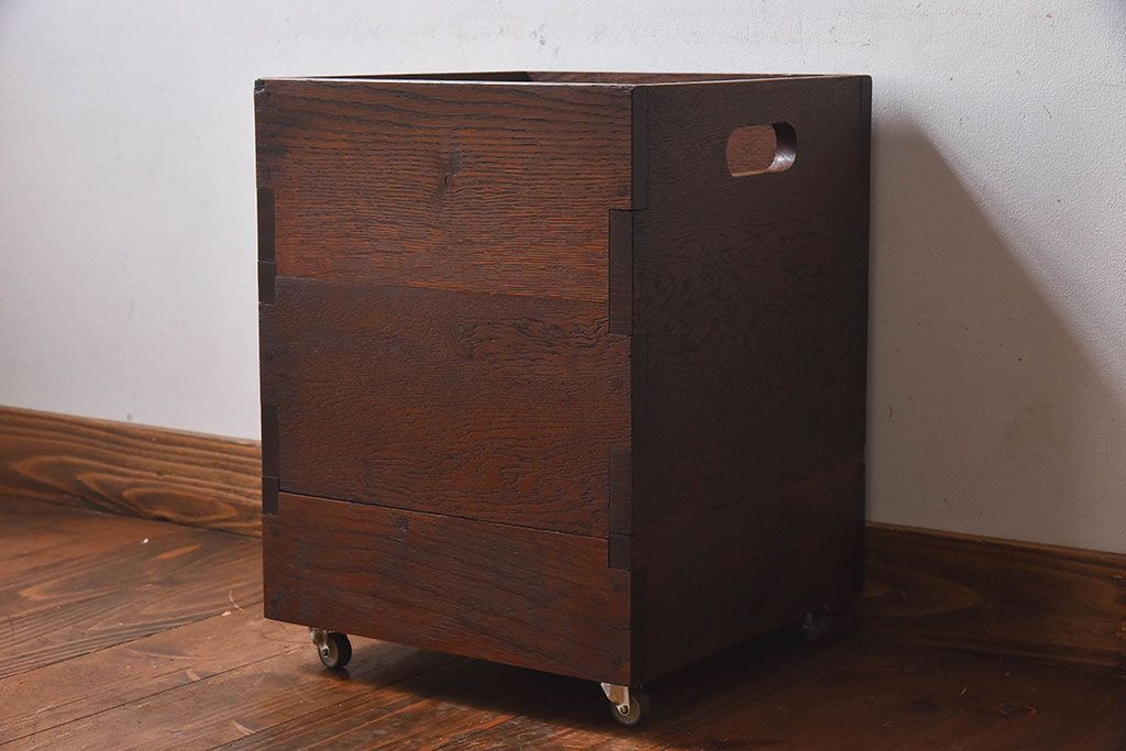 アンティーク雑貨　和製アンティーク　ナラ材　古い木味が魅力的なキャスター付きごみ箱(木箱)(3)
