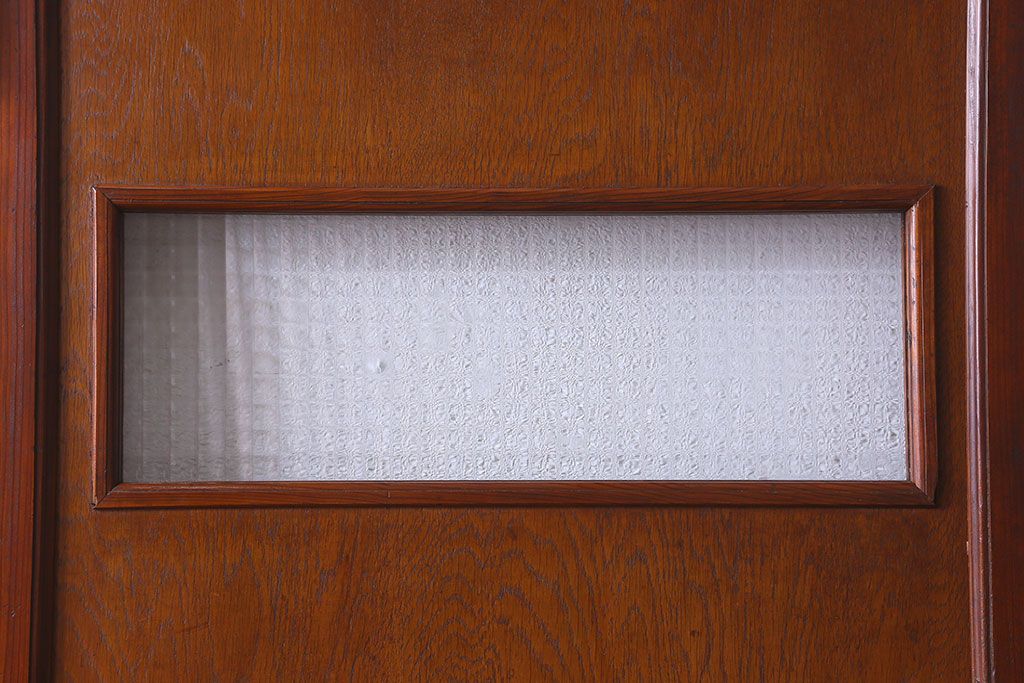 昭和レトロ　チェッカーガラス入り　深みのある色合いが魅力的な木製ドア(扉)