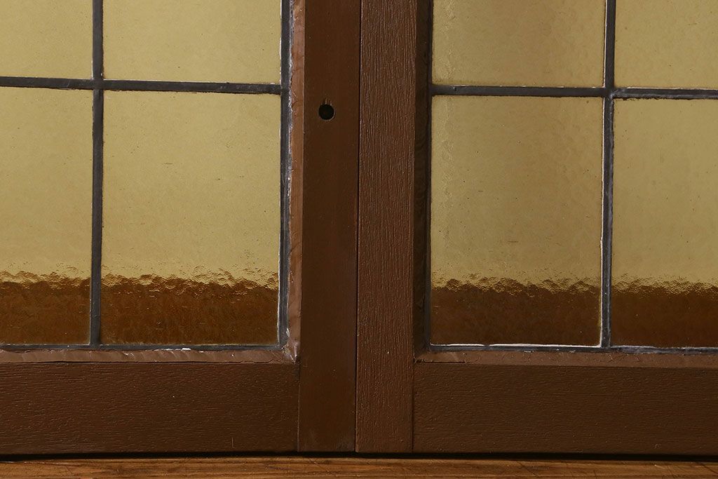 アンティーク雑貨　昭和初期　日本製　お部屋を洋館のような雰囲気に　ステンドグラスのガラス戸(引き戸、建具)2枚組