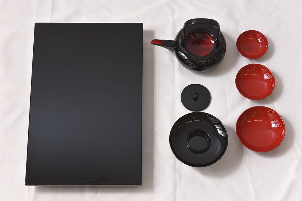 和食器　むさしの漆工芸　なかにし正　木製お屠蘇(おとそ)セット(銚子、杯)