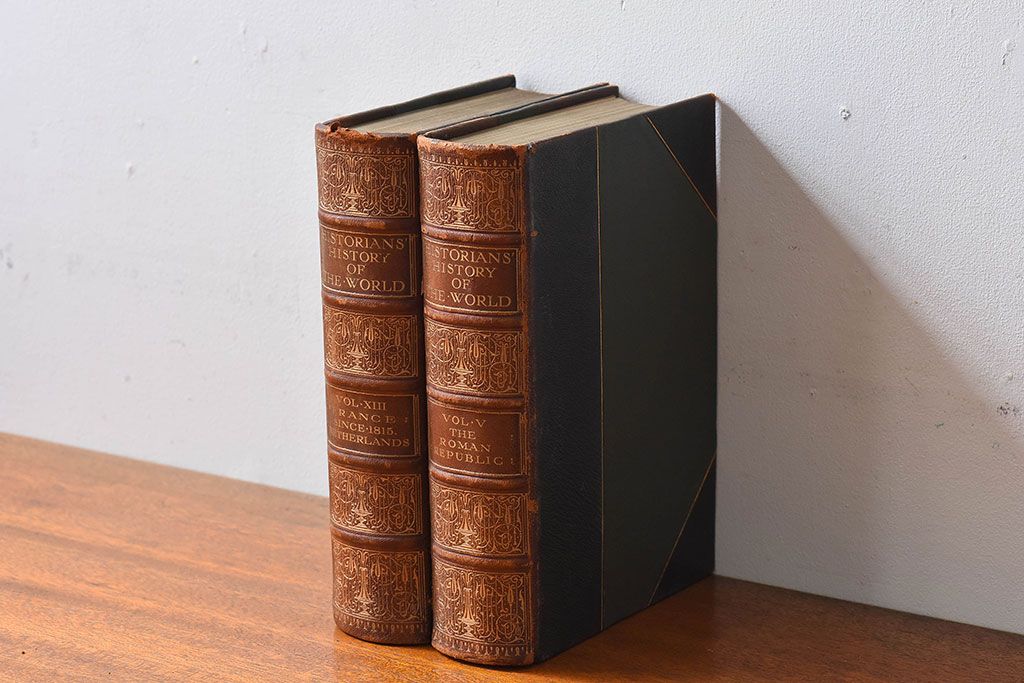 アンティーク雑貨　イギリスアンティーク　The Historians' History of the World　本(洋書、古書、英字本)2冊セット(2)