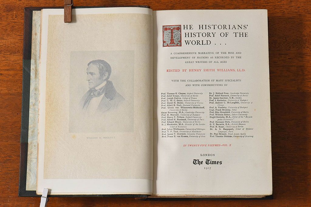 アンティーク雑貨　イギリスアンティーク　The Historians' History of the World　本(洋書、古書、英字本)2冊セット(3)