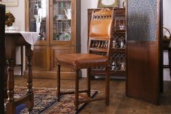 アンティーク家具　フランスアンティーク　本革　優美なデザインのダイニングチェア(椅子、イス)