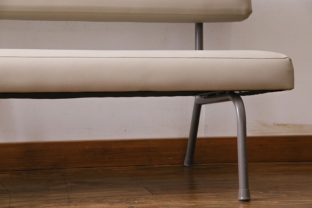 レトロ家具　レトロ　幅広のサイズが魅力的なビンテージベンチ(椅子、イス)