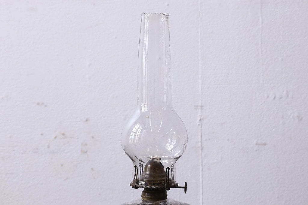 アンティーク雑貨　【A様ご成約品】昭和レトロ　デザインが目を引くオイルランプ(吊りランプ)