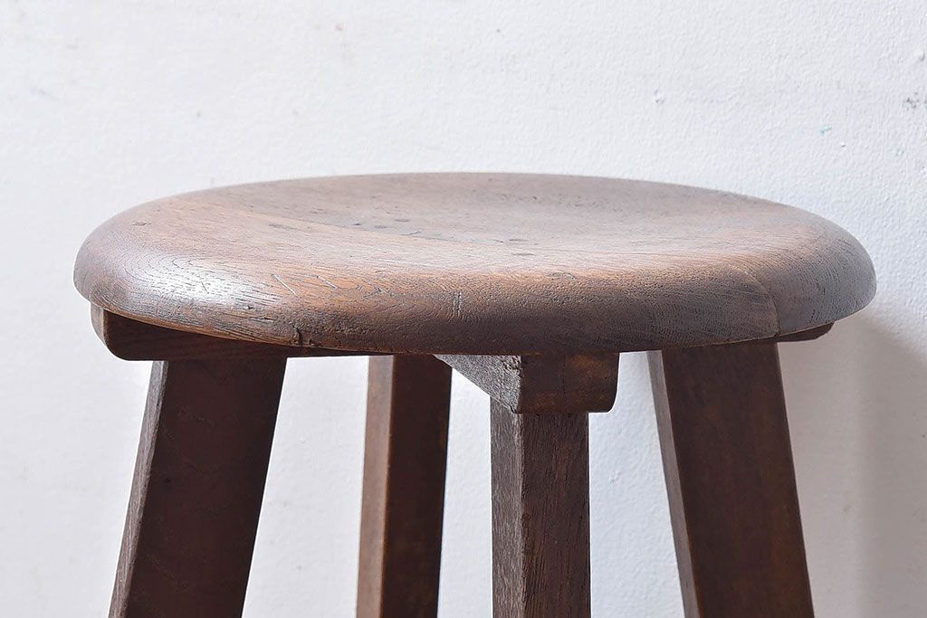 アンティーク雑貨　和製アンティーク　古いナラ材の木製スツール(丸椅子、チェア、花台)(1)