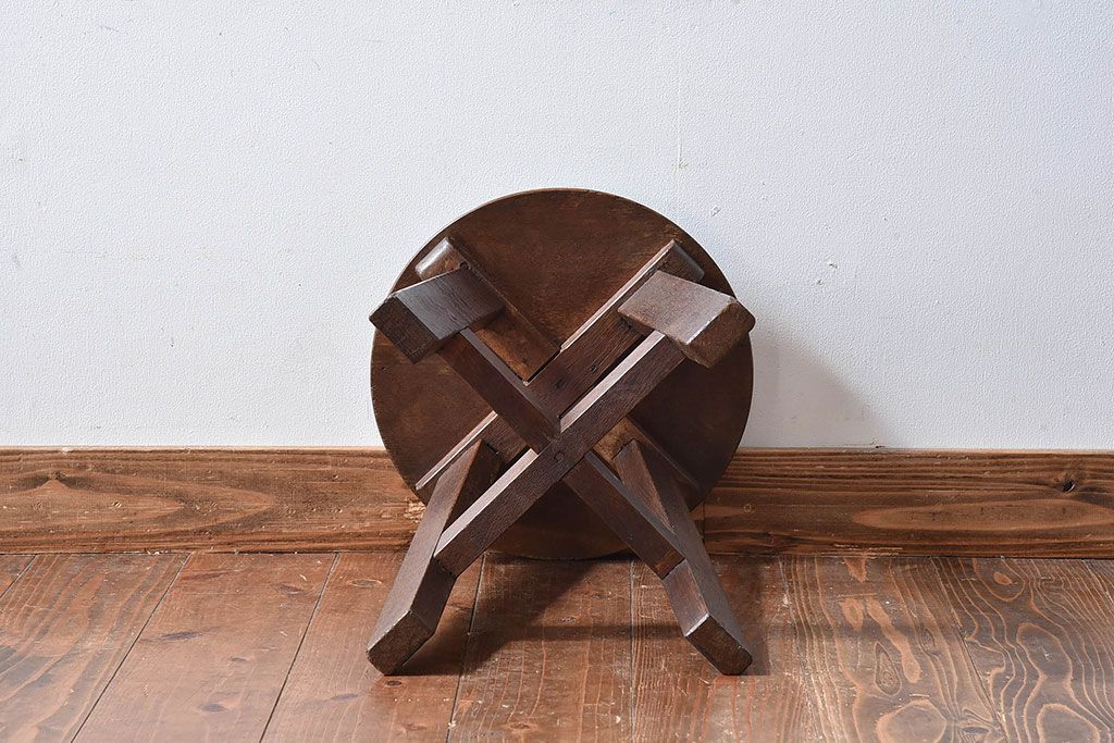 アンティーク雑貨　和製アンティーク　古いナラ材の木製スツール(丸椅子、チェア、花台)(1)