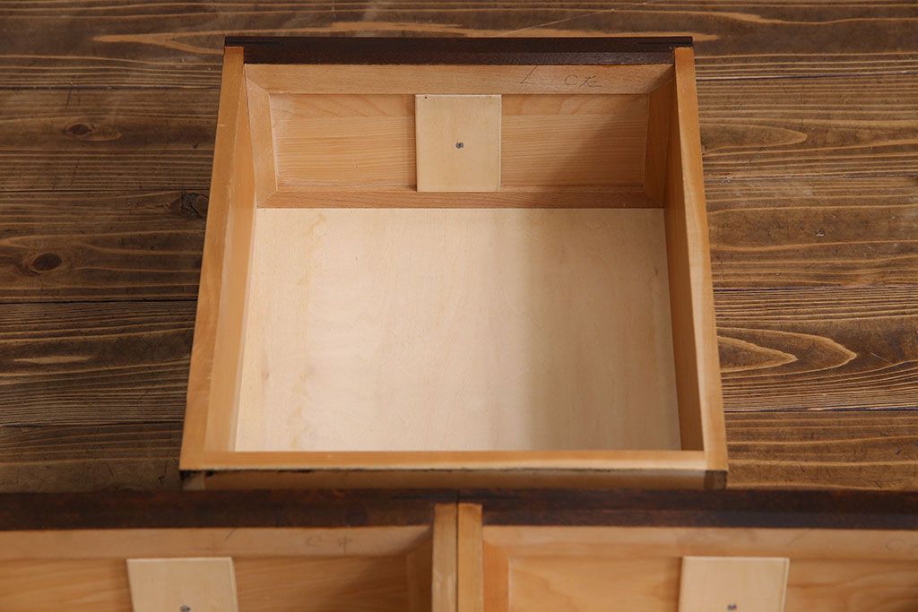 中古　松本民芸家具　デザインが印象的なD型サイドボード(収納棚)(定価43万円)