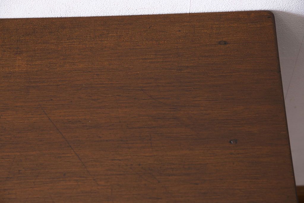 レトロ家具　昭和レトロ　木製　味わい深い質感の両面引き出しテーブル(ダイニングテーブル、作業台)