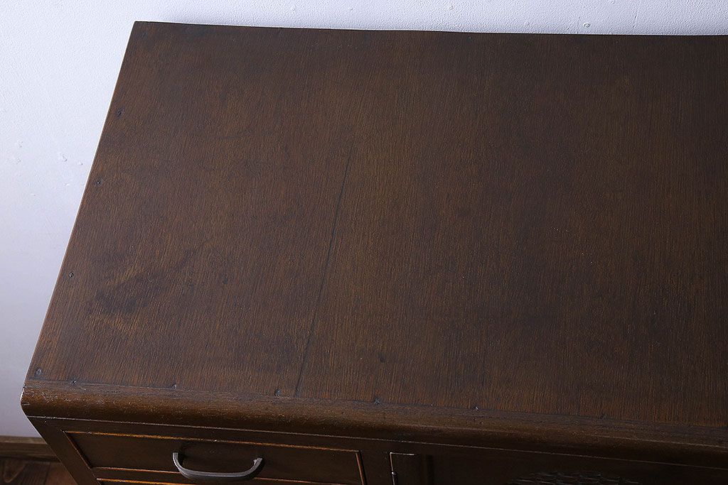 レトロ家具　昭和レトロ　チェッカーガラス入りのレトロなチェスト(タンス、衣装箪笥、引き出し、キャビネット)