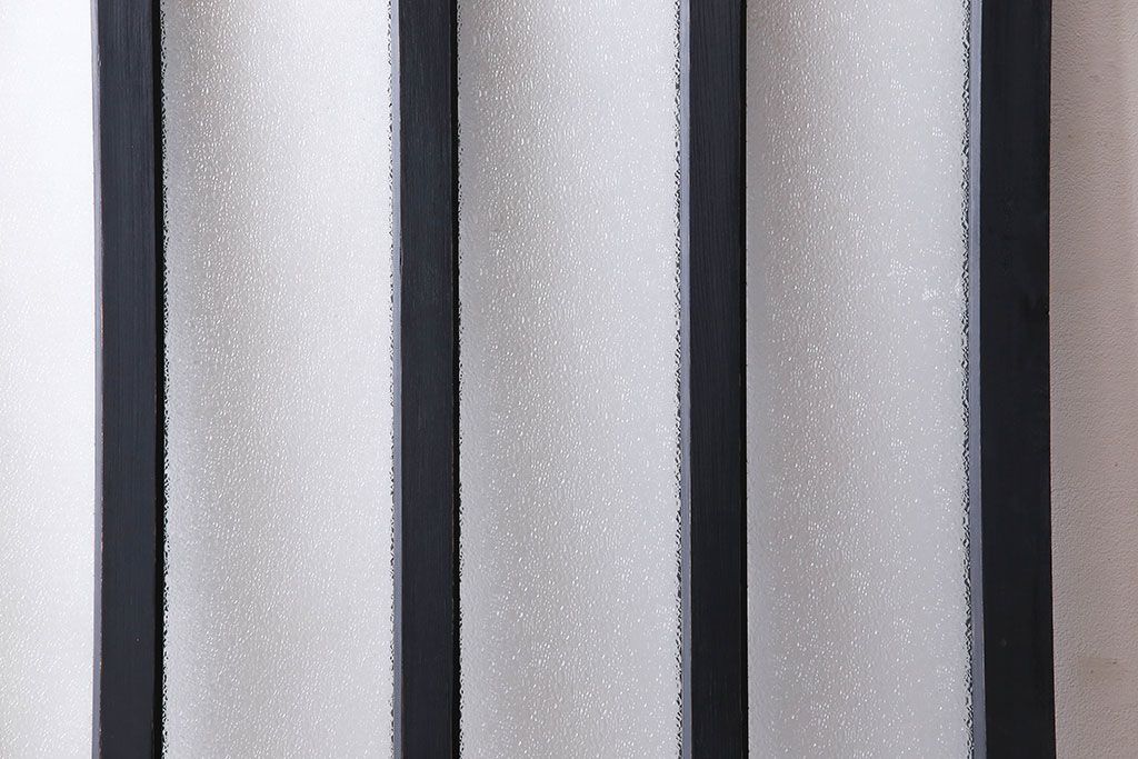 レトロガラス使用!ブラックカラーペイントが素敵なガラス戸(引き戸、建具)