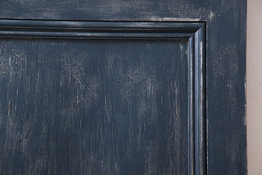 ペイント家具　シャビーな風合いと落ち着いた色合いの木製ドア(扉、建具)
