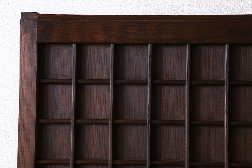 和製アンティーク　両面マス目格子　シックな色合いの板戸(きつね格子、狐格子、引き戸、仕切り戸、建具)