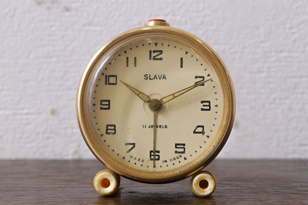 アンティーク雑貨　ソビエト製(ロシア)(USSR)　SLAVA　シックなビンテージ置時計(目覚まし時計、枕時計)