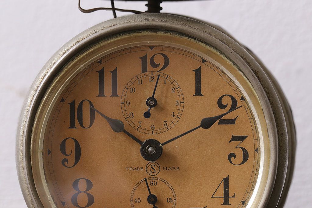 アンティーク雑貨　アンティーク　精工舎(SEIKOSHA)　へそ形目覚まし時計(置時計、枕時計)(1)