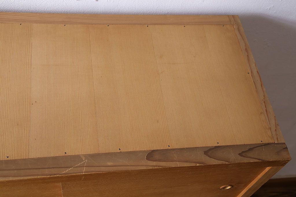 中古　竹の装飾と木の質感が味わい深い茶水屋(置き水屋、戸棚、食器棚、茶棚)