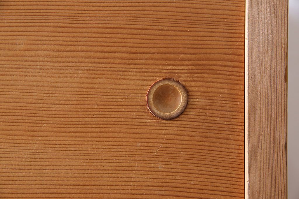 中古　竹の装飾と木の質感が味わい深い茶水屋(置き水屋、戸棚、食器棚、茶棚)