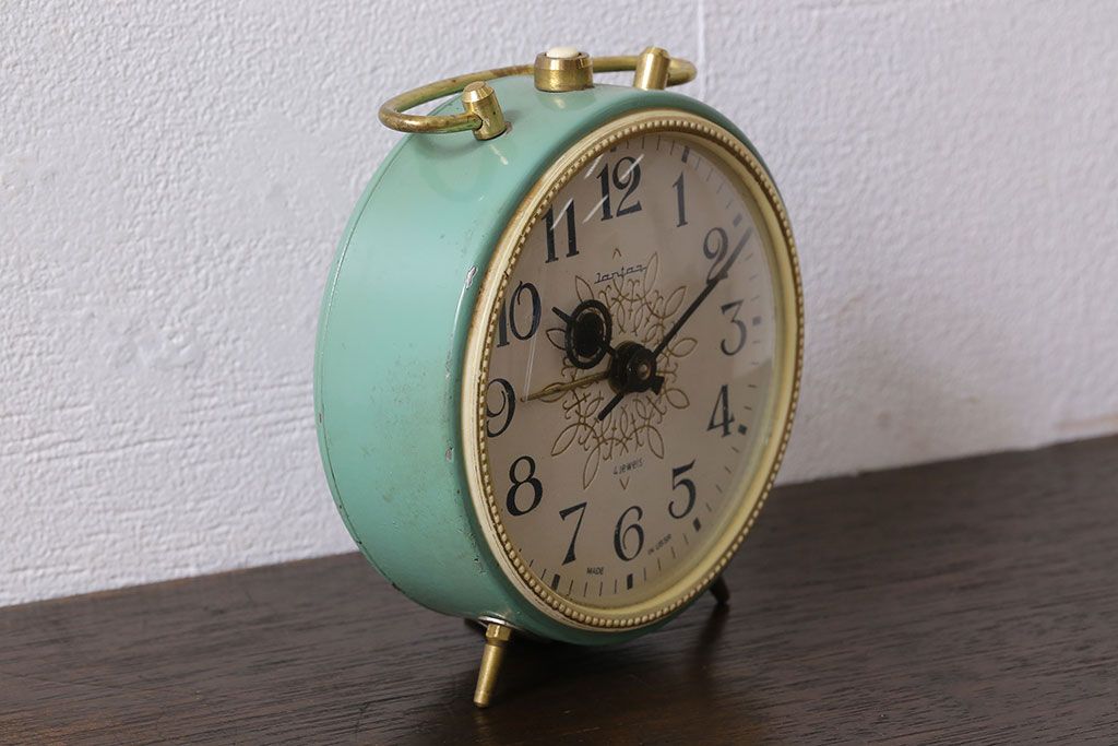 アンティーク雑貨　ソビエト製(ロシア)(USSR)　優美なビンテージ置時計(目ざまし時計、枕時計)