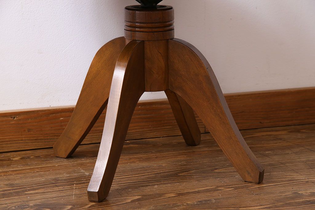 レトロ家具　レトロ　温かみのある色合いが魅力的な回転イス(チェア)