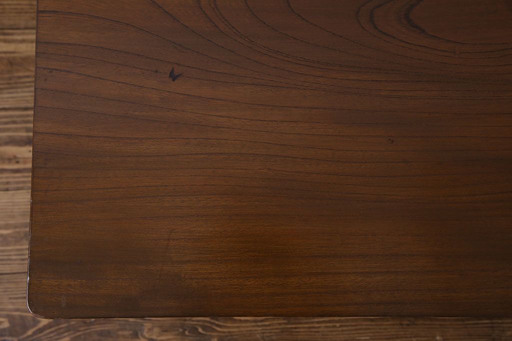 アンティーク家具　和製アンティーク　天板一枚板　ケヤキ材の木目が魅力的な鉄脚ローテーブル(サイドテーブル、カフェテーブル)