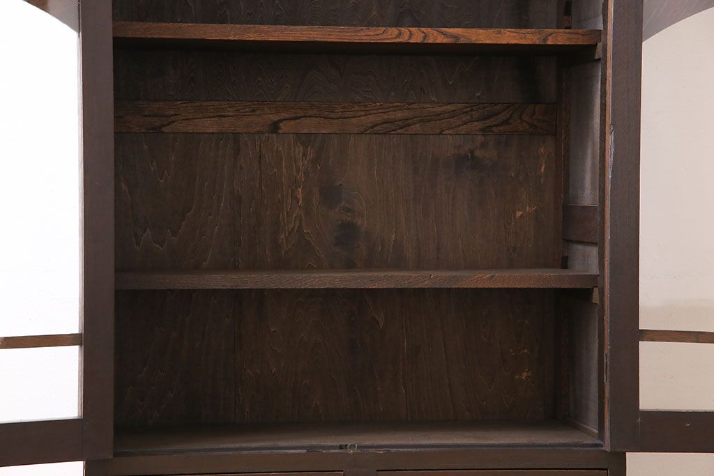 アンティーク家具　和製アンティーク　大正浪漫の雰囲気漂う　扉付き本棚(ブックケース、本箱、キャビネット)