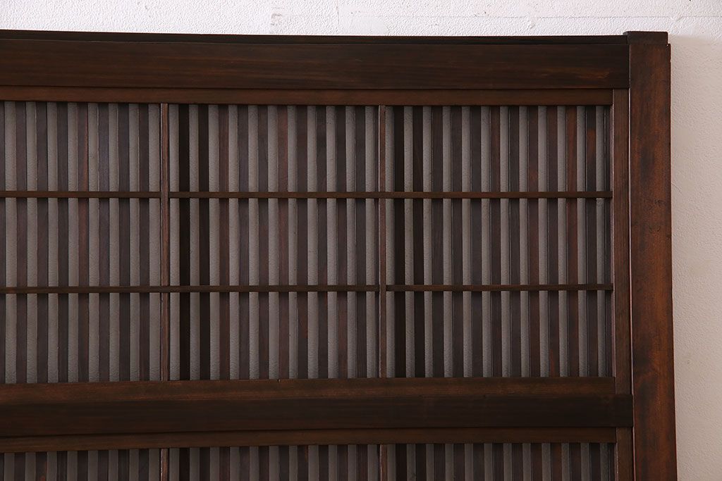 昭和期　腰板ケヤキ材　上品な雰囲気漂う裏障子付き格子戸(引き戸、建具)2枚セット(1)