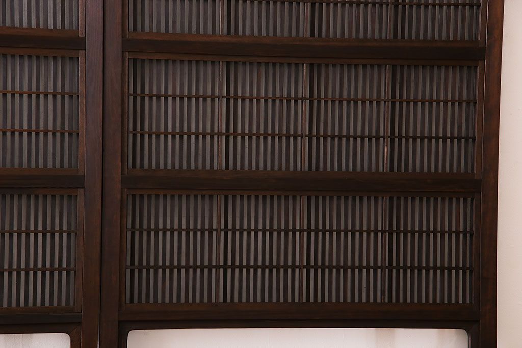 昭和期　腰板ケヤキ材　上品な雰囲気漂う裏障子付き格子戸(引き戸、建具)2枚セット(1)