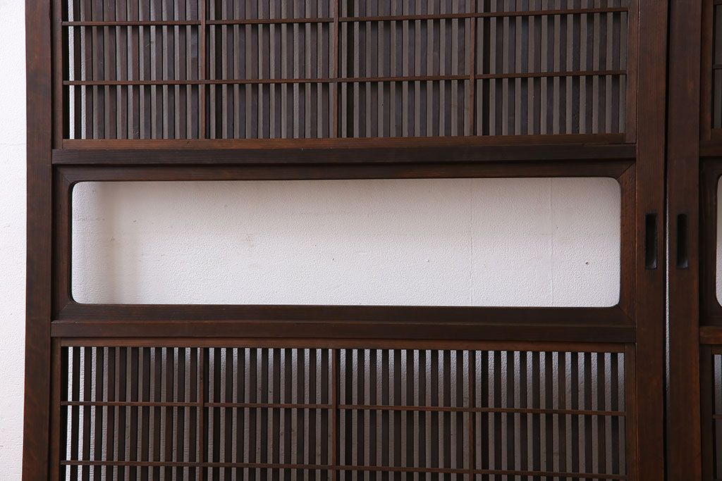 昭和期　腰板ケヤキ材　上品な雰囲気漂う裏障子付き格子戸(引き戸、建具)2枚セット(1)