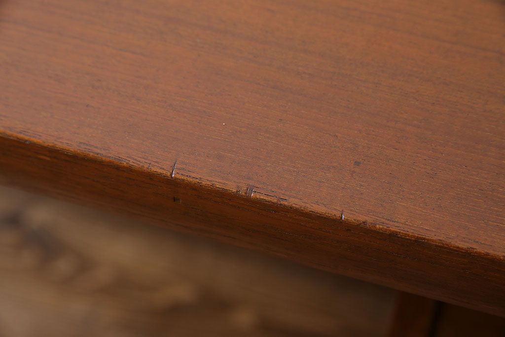 ヴィンテージ家具　日本製　チーク材　温かな色合いのビンテージデスク(片袖机)