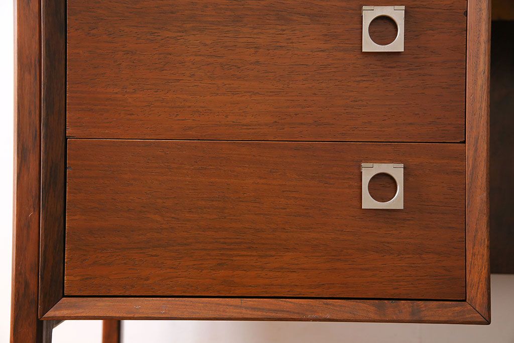 ヴィンテージ家具　デンマーク　1960年製　ローズウッドの風合いが魅力的なシックなビンテージデスク(ワークデスク、在宅ワーク、在宅用、片袖机)