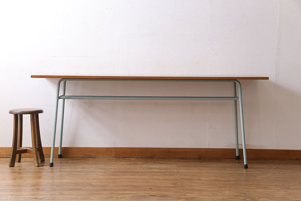 ペイント家具　天板オーク材　ナチュラルな雰囲気漂う鉄脚テーブル(サイドテーブル)