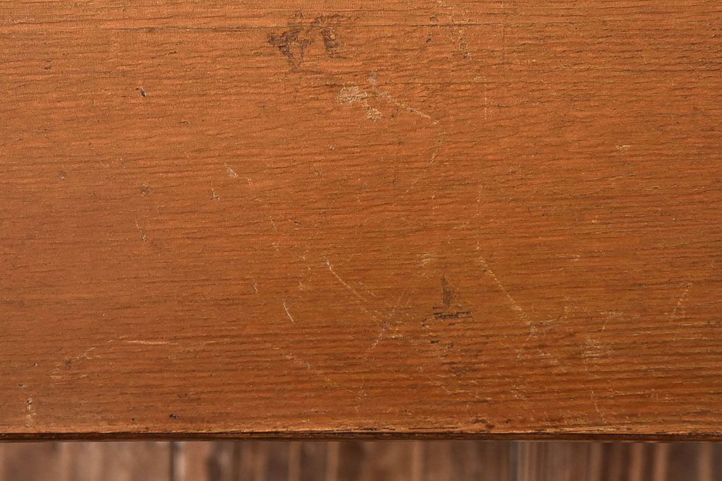 レトロ家具　昭和レトロ　網棚付き　温かみのある木味が魅力的なサイドテーブル(カフェテーブル)