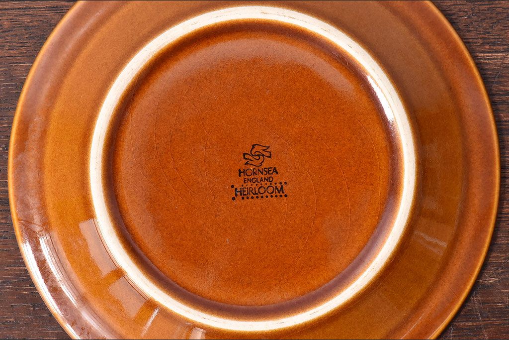 アンティーク雑貨　イギリスビンテージ　HORNSEA(ホーンジー)HEIRLOOM(エアルーム)シリーズ　カップ&ソーサー2客セット(洋食器)(1)