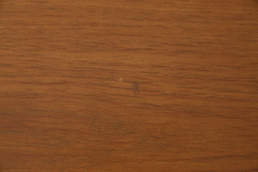 ビンテージ家具　1970年頃　大型　温もりを感じるチーク材のヴィンテージデスク(両袖机)