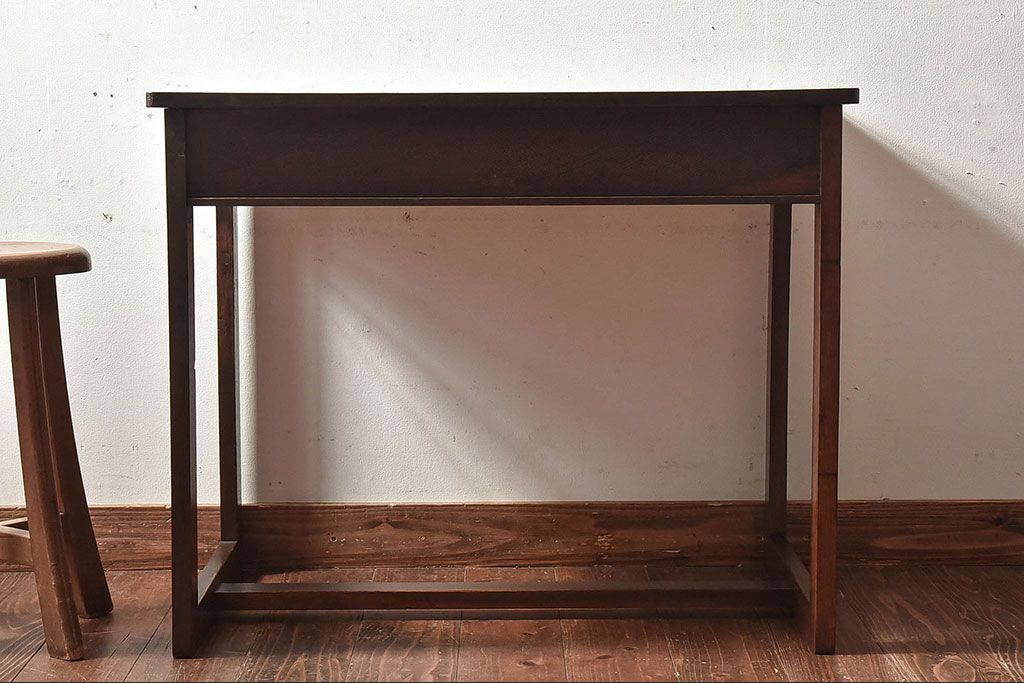 アンティーク家具　古い木の質感が味のある小振りなアンティーク机(子供用デスク、在宅ワーク、在宅用サイドテーブル、コンソールテーブル)