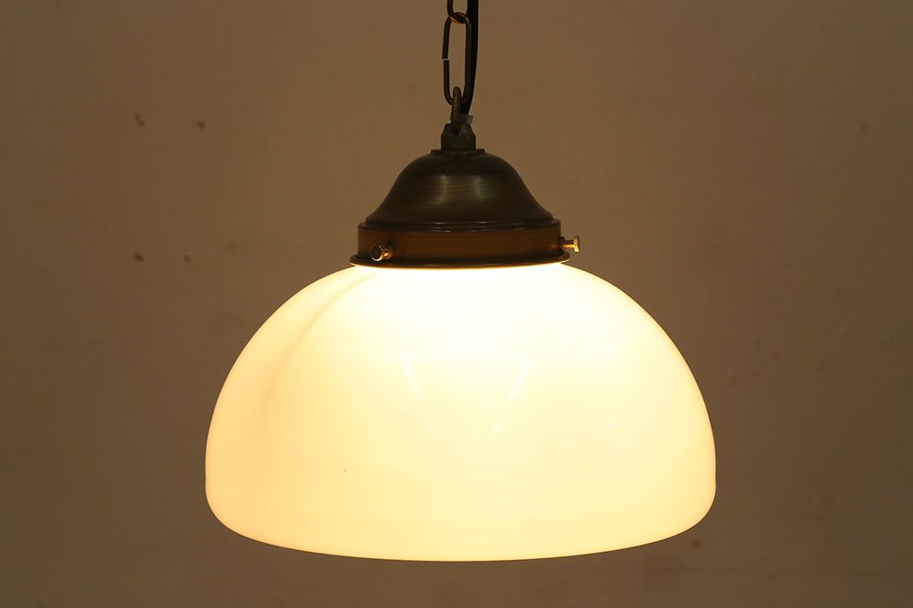 アンティーク　古い真鍮ブラケットの天井照明(吊り下げ照明、ペンダントライト)