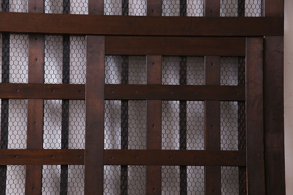 和製アンティーク　明治期!堅牢な佇まいが魅力的なくぐり戸(蔵戸、玄関戸)