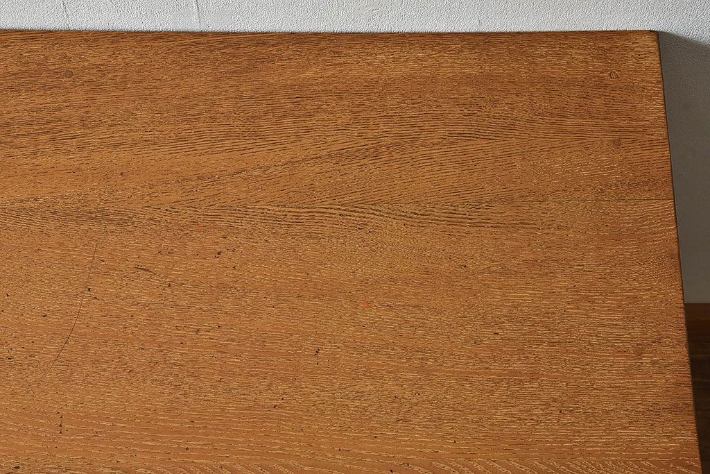 レトロ家具　昭和レトロ　木の質感が味わい深いナラ材の薄型デスク(片袖机、在宅ワーク、在宅用作業台、子供机)