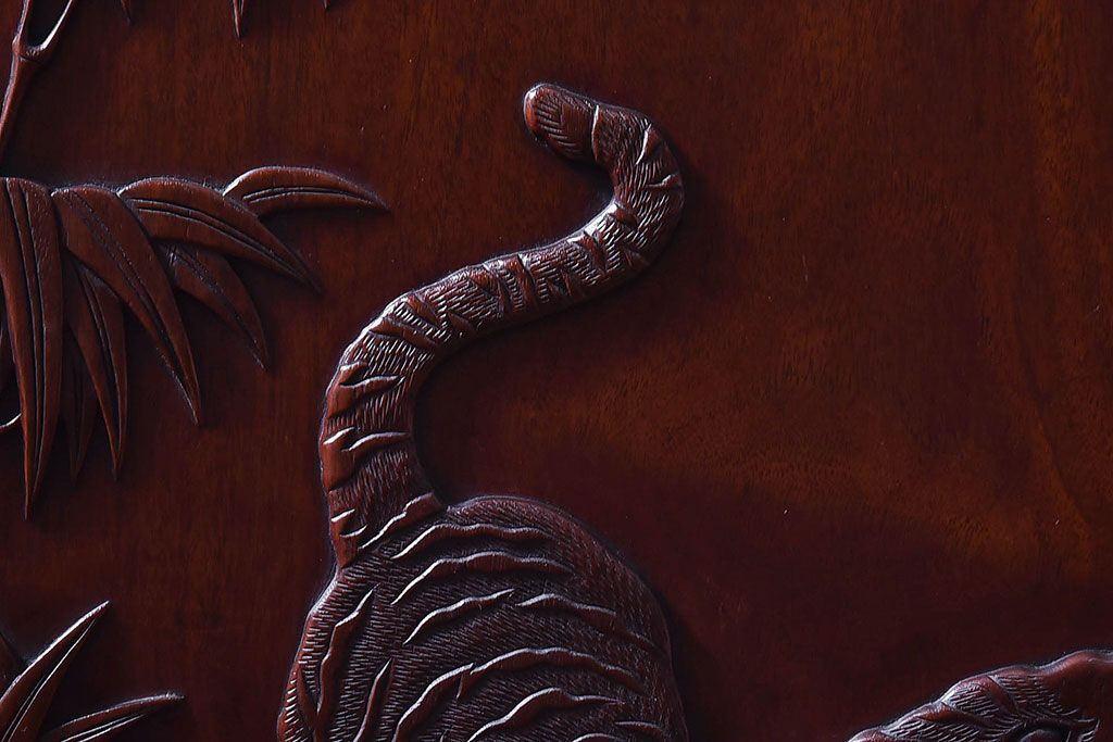 アンティーク雑貨　中国　虎の図　漆塗りが美しい上質な唐木の衝立(パーテーション)