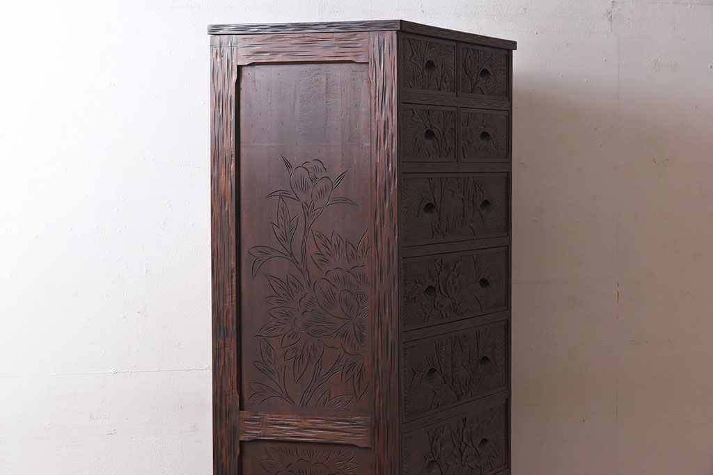 中古　伝統工芸　軽井沢彫り　牡丹の図柄が上品な縦型チェスト(和タンス、引き出し)