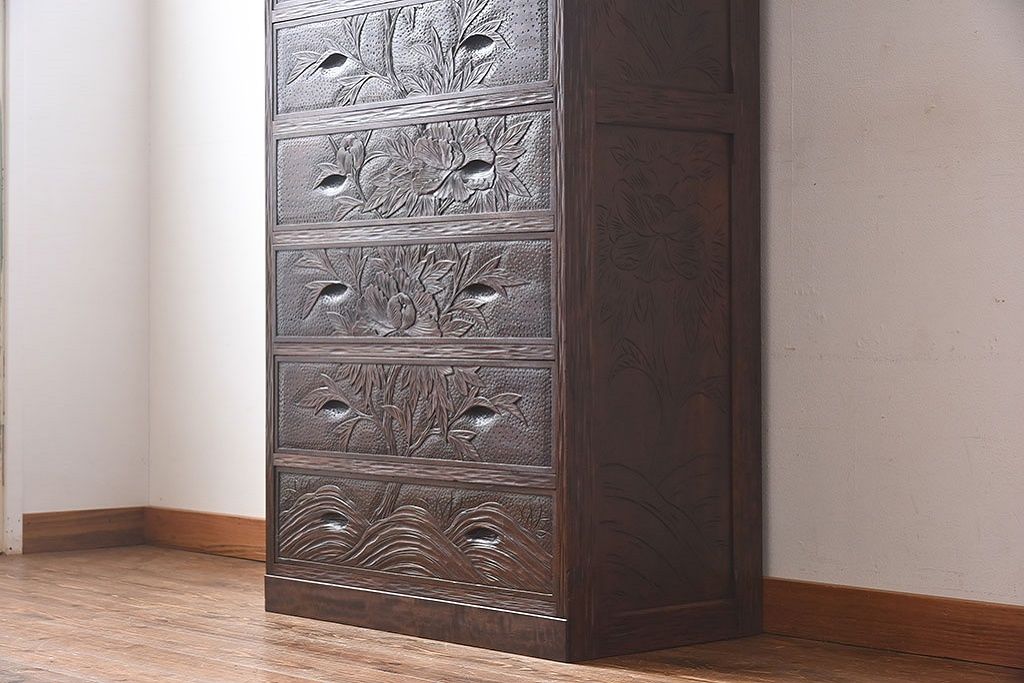 中古　伝統工芸　軽井沢彫り　牡丹の図柄が上品な縦型チェスト(和タンス、引き出し)