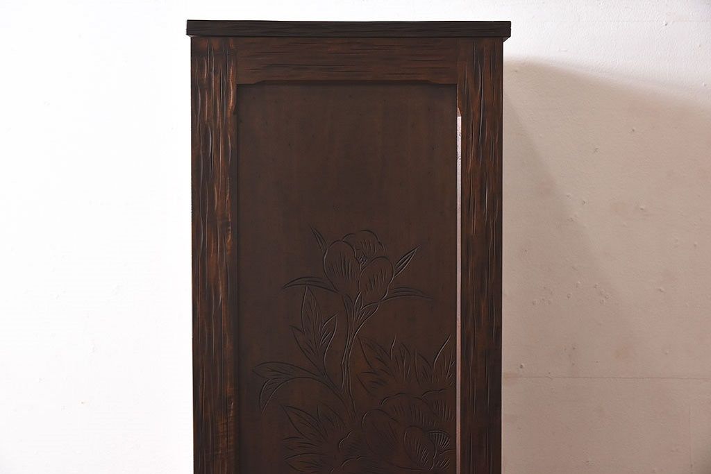 中古　伝統工芸　軽井沢彫り　牡丹の図柄が上品な縦型チェスト(和タンス、引き出し)