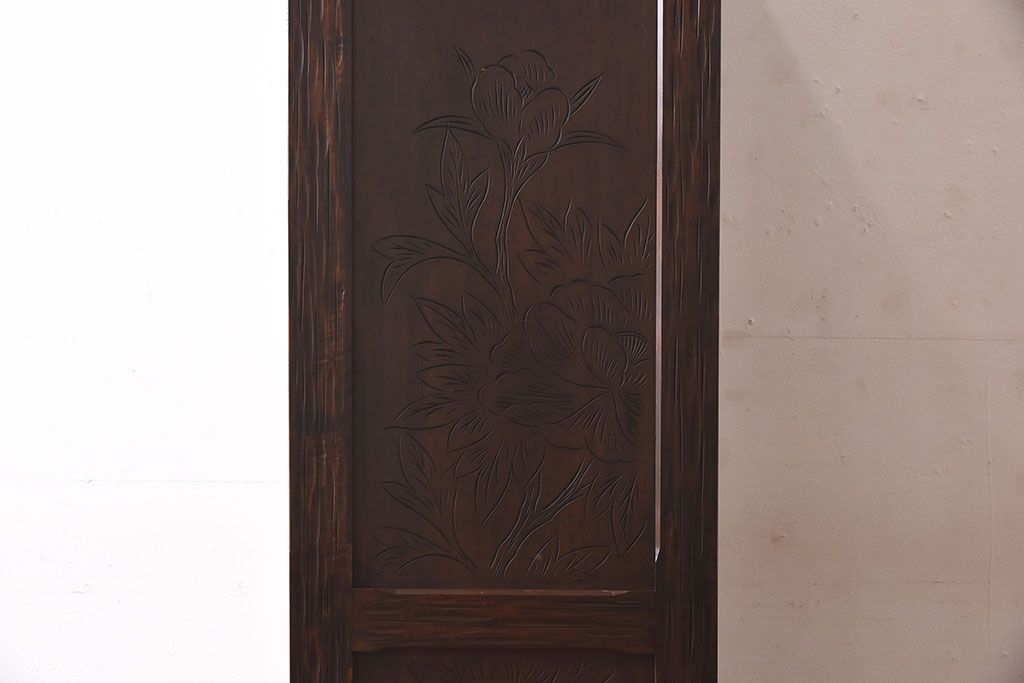中古　伝統工芸　軽井沢彫り　牡丹の図柄が上品な縦型チェスト(和タンス、引き出し)
