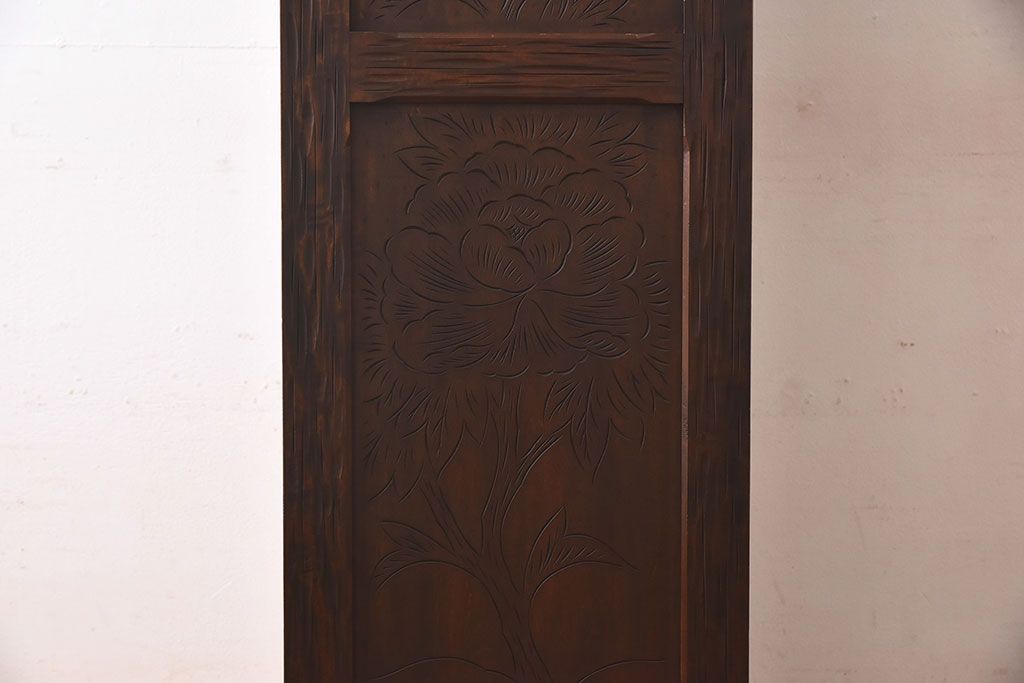 中古　伝統工芸　軽井沢彫り　牡丹の図柄が上品な縦型チェスト(和タンス、引き出し)