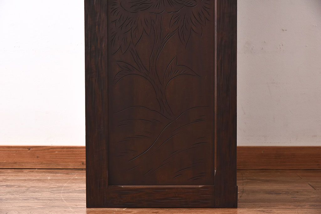 中古　伝統工芸　軽井沢彫り　牡丹の図柄が上品な縦型チェスト(和タンス、引き出し)