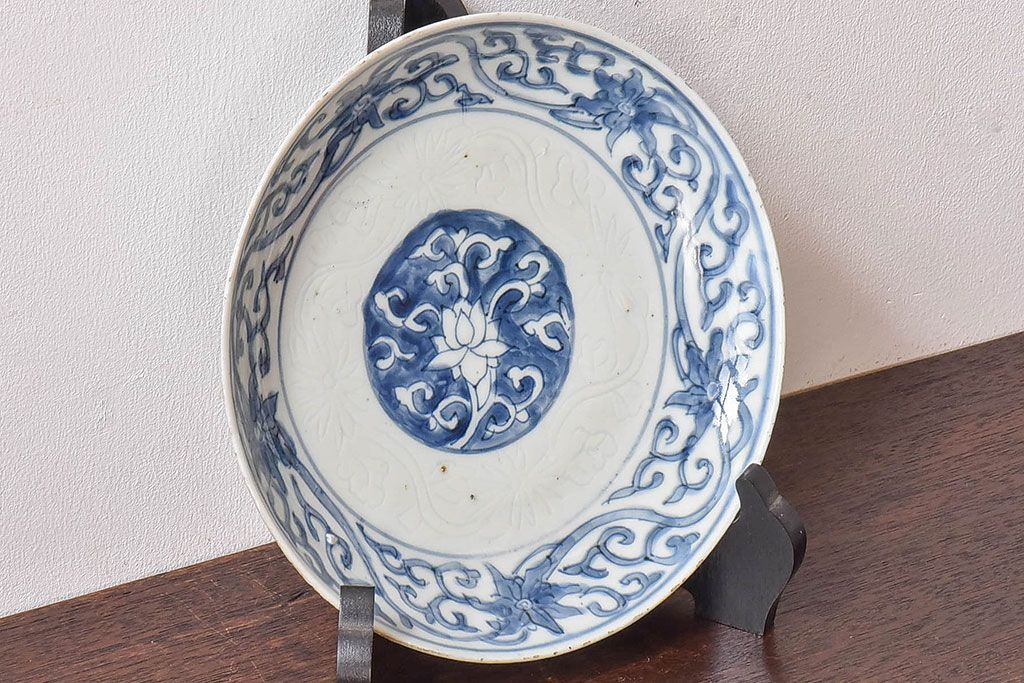 中国古玩　清朝期　青花　古染付　牡丹　　蓮　雲　リム皿　大皿　骨董　中国古美術リム皿で料理が盛りやいです