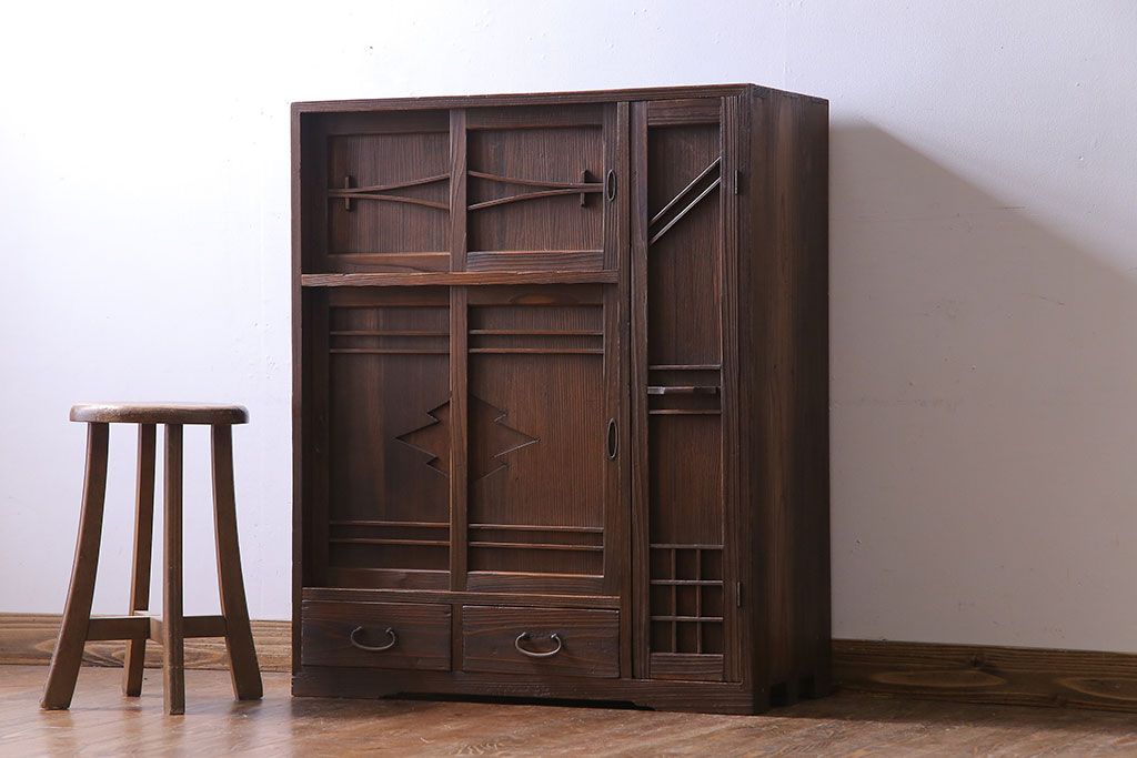 レトロ家具　引き出し付き!レトロなデザインのアンティーク下駄箱(収納棚、戸棚)