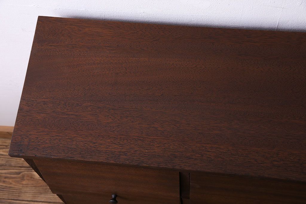 レトロ家具　昭和レトロ　マス目が可愛らしいパタパタ収納棚(キャビネット、戸棚)