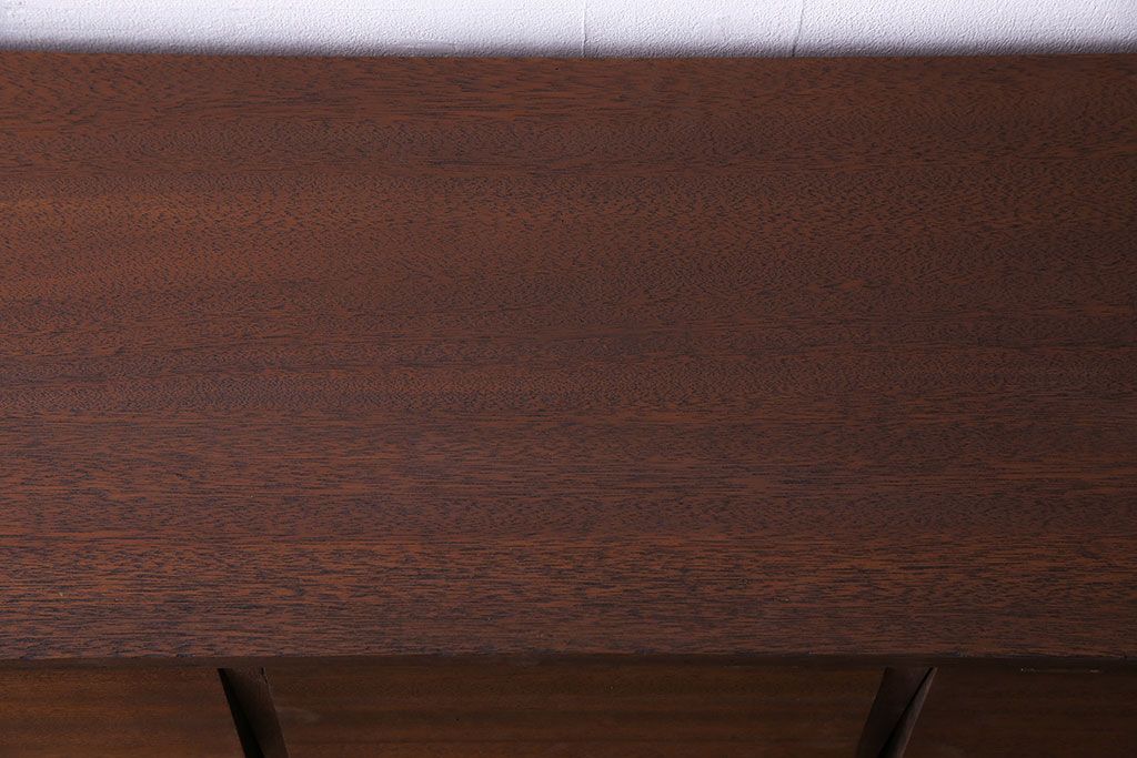 レトロ家具　昭和レトロ　マス目が可愛らしいパタパタ収納棚(キャビネット、戸棚)