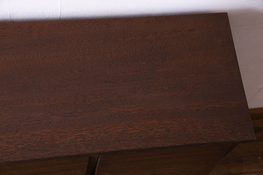 レトロ家具　昭和レトロ　マス目が可愛らしいパタパタ収納棚(キャビネット、戸棚)